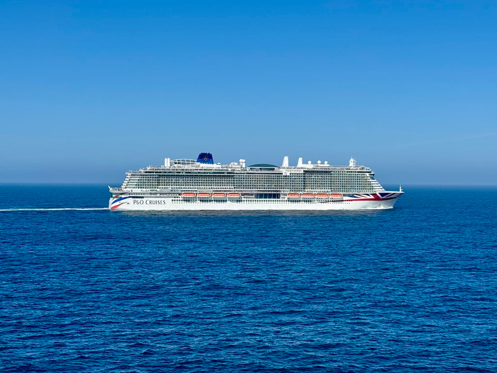 P&O Iona at sea